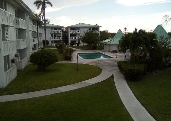 Bahamas Terrace Apartment | Gated One-Bedroom Apartment Near Beach with Pool Access