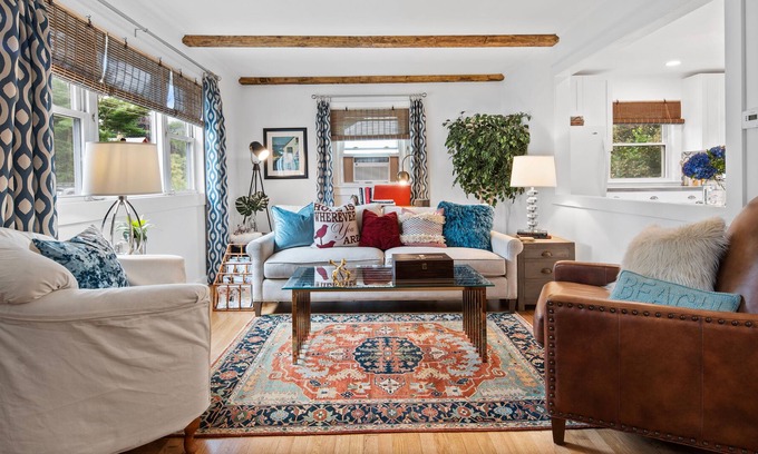 Old Saybrook Center House | A GETAWAY TO REMEMBER AT THE JEWEL BOX @ NORTH COVE