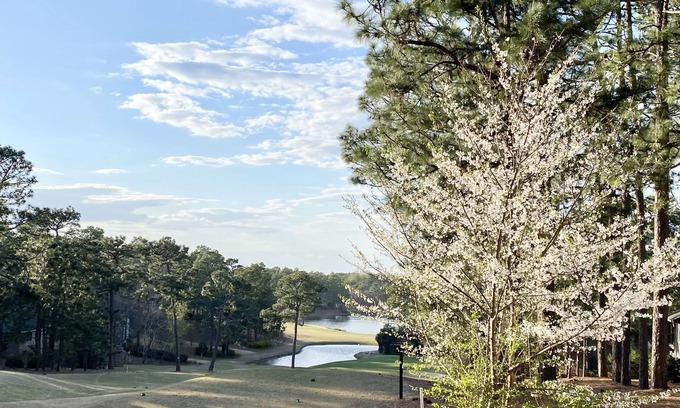 Pinehurst House | Golf Front 3BR Retreat with Kitchen & Breakfast Included