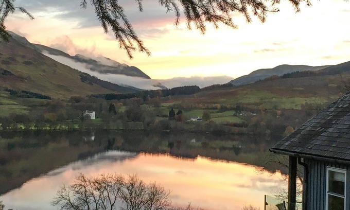 Lochearnhead Cottage | Modern Cottage with Breathtaking Loch Earn Views