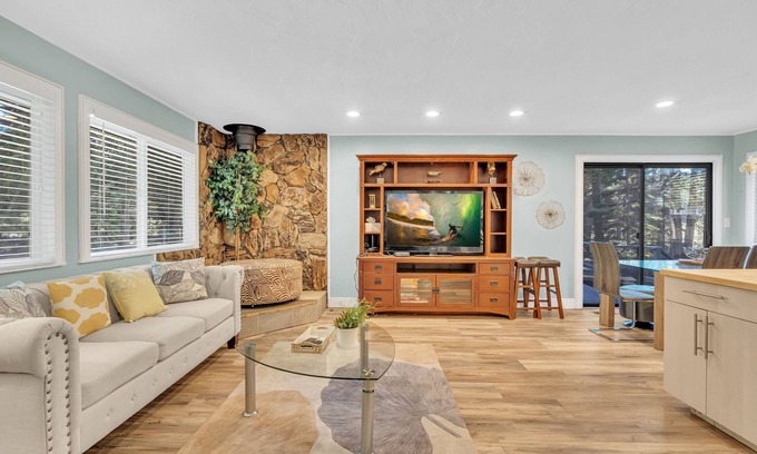 Tahoe Paradise House | Peaceful 2-Bedroom Retreat with Family-Friendly Amenities