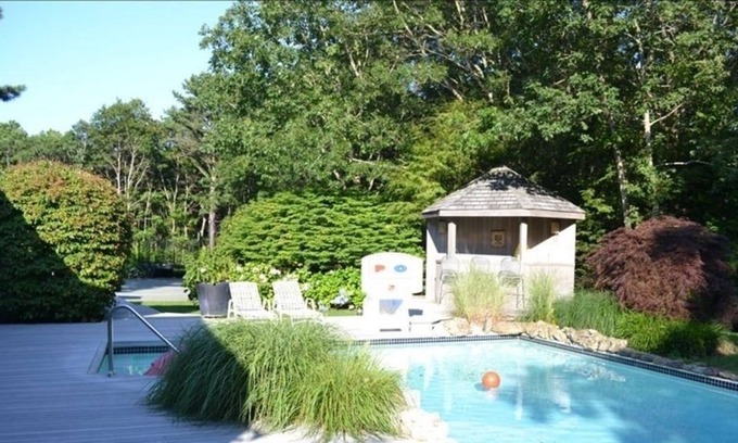 Quogue House | A Hamptons gem, Near the Beach!