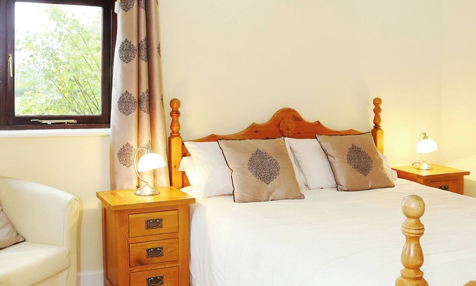 Maidstone Cottage | Discover Tranquility in Kent's Greensand Ridge Retreat