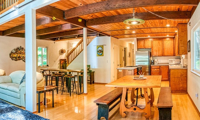 Arnold Cabin | Perfect Getaway: Trails, Pool & Breakfast Await You!