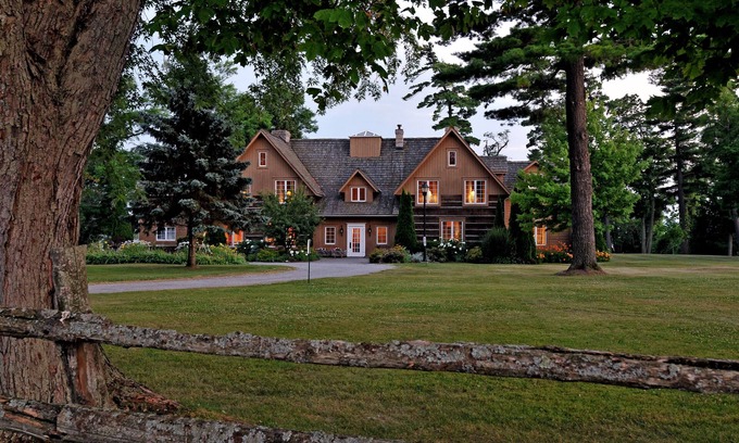 Fenelon Falls Cabin | Historic Waterfront Log Mansion with Spa and Lake Views