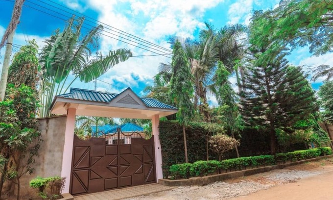 Kahe House | Relaxing Retreat: Your Home Away from Home for a Getaway