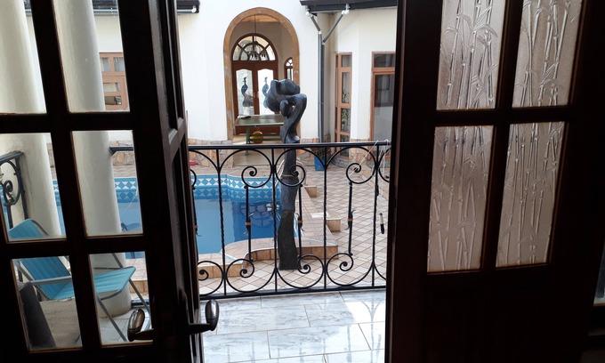 Ejisu House | Relaxing Retreat: Your Family Getaway with Private Pool