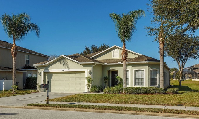 West Haven Villa | Cozy Retreat in Prime Location with Spa & Pool Amenities