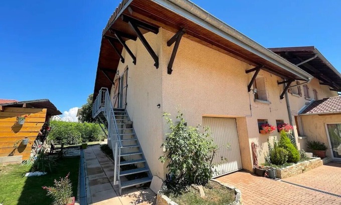 Charvieu-Chavagneux Apartment | Cozy Retreat: Guest Rated 9.4 with Spa and Hot Tub