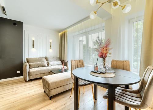 Orlowo Apartment | Discover A&J APARTS GDYNIA II with Private Beach Access