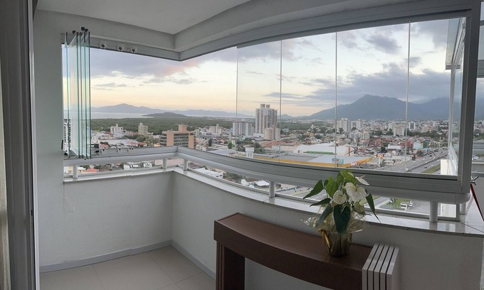 Centro Apartment | Discover the Allure of A Joia de Palhoça Hotel