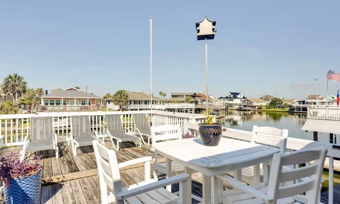 Jamaica Beach House | A Jolly Beach Home in Jamaica Beach, Water Views!