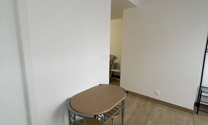 Bellegarde-du-Loiret Apartment | Cozy A l'apparte in Bellegarde: Family-Friendly & Convenient