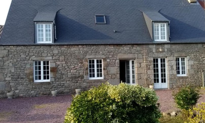 Gathemo House | Inviting Stay at A l'Aubrière des Anges - Family Friendly Retreat