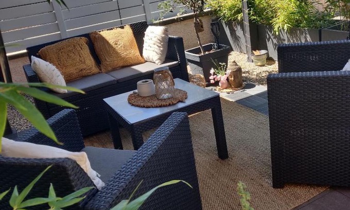Tignieu-Jameyzieu Bed & Breakfast | Experience Relaxation at A L'Eva'sion with Hot Tub Access