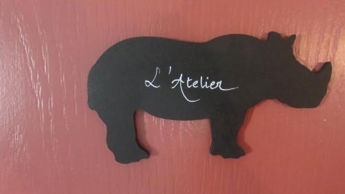 Chateauneuf-sur-Isere Bed & Breakfast | Enchanting A la Belle Histoire: Pet-Friendly & Poolside Retreat