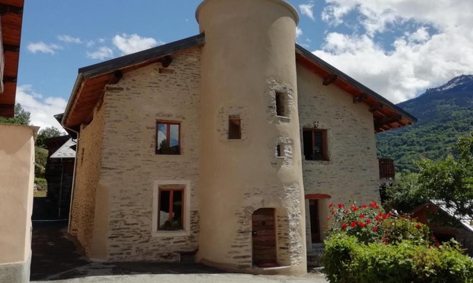 La Plagne-Tarentaise House | Highly Rated A la Bouge'Hôtes: Family-Friendly Escape