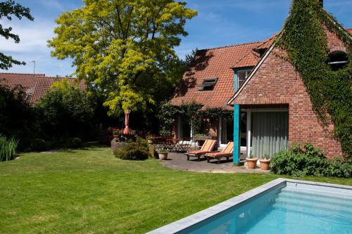 Recueil Bed & Breakfast | Experience A la Maison du Héron with Oceanfront Views