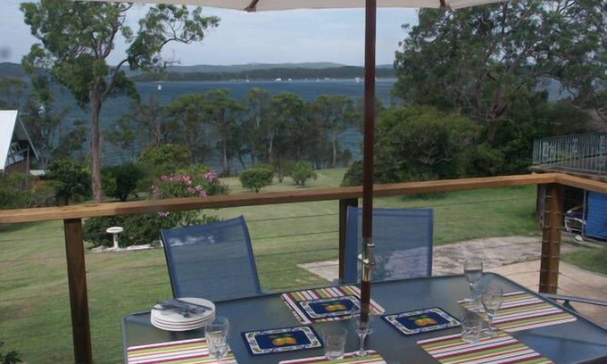 Silverwater House | Tranquil Waterfront Lakehouse Escape with Spa & Hot Tub