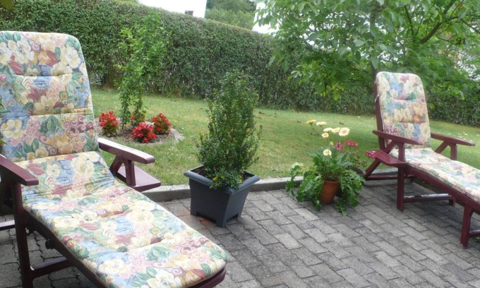 Schoffengrund Apartment | Relax and Unwind on a Scenic Lawn with Ocean Views