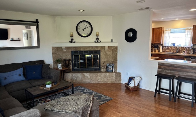 Simi Valley House | Inviting Coastal Retreat: Pet-Friendly with Spa and Hot Tub