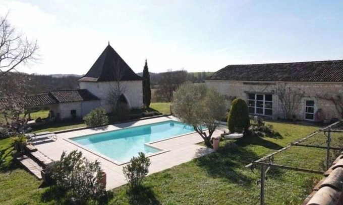 Razac-d'Eymet House | Unwind in the Enchanting Purple Périgord Oasis