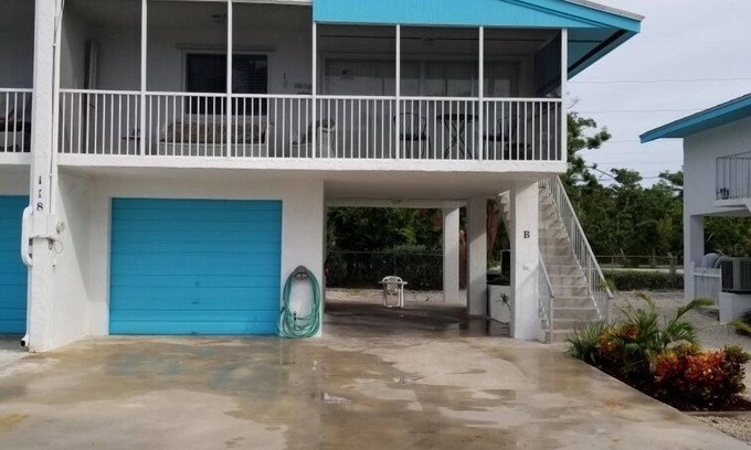 Islamorada House | Tranquil Oceanfront Escape with Spa & Pool Amenities