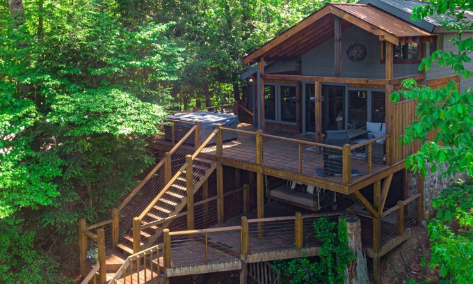 Rivers Edge Cabin | Discover A Little Stoney River: Family-Friendly Getaway