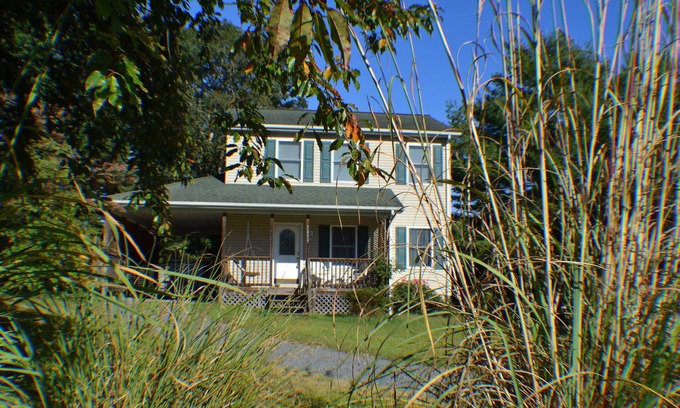 Clarksville House | Tranquility Awaits: Pet Friendly Retreat with Ocean Views