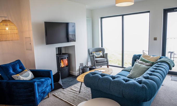 Rhyd-y-clafdy Cottage | Cozy A llyn Peninsula Retreat with Ocean Views for 4 Guests