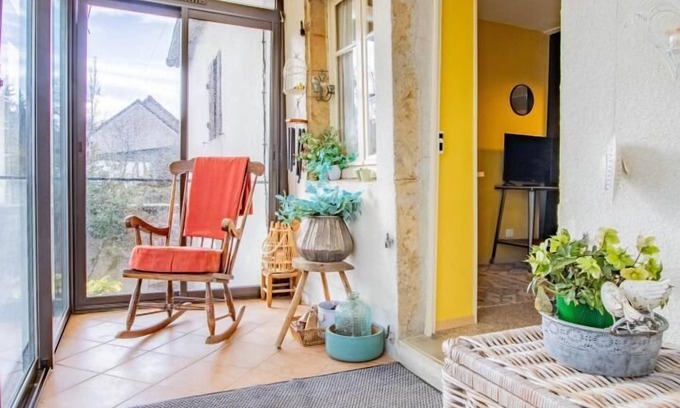 Collonge-en-Charollais House | Discover A Lombre du Cèdre - Family-Friendly Retreat