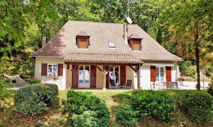 Tremolat House | Discover A l’oree des bois: Gite with Private Pool & Spa