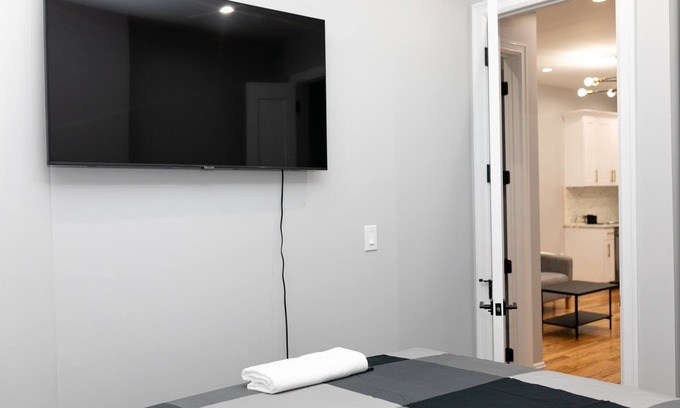 East New York House | Beautiful New Hotel with Spa, Breakfast & Pet-Friendly Options