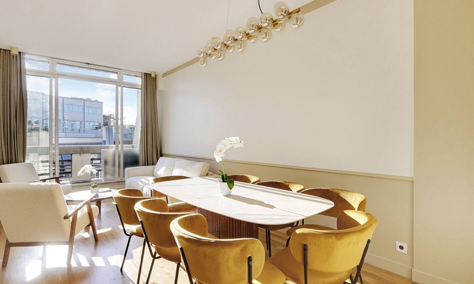 Vivienne Apartment | Top-Rated 3-BR Apartment with A/C near Opéra-Bourse