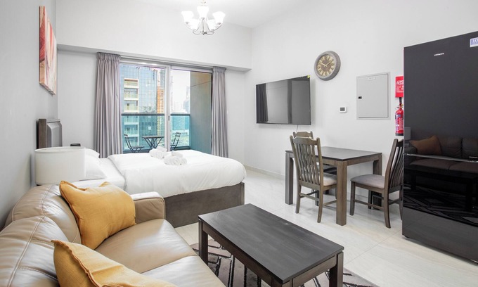 Business Bay Apartment | A luxurious and cozy studio with all amenities for the awaiting stylish guests