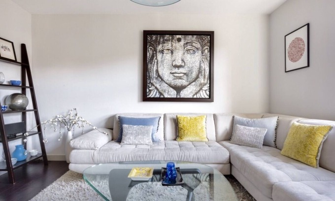 Cathedrals Apartment | Elegant Designer Apartment in Historic Central London