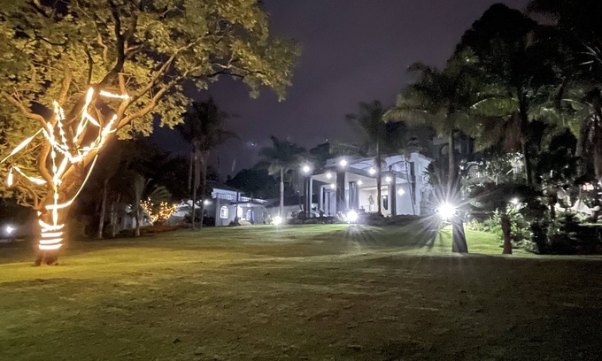 Harare East House | Elegant Mansion Retreat in Highlands, Harare with Hot Tub