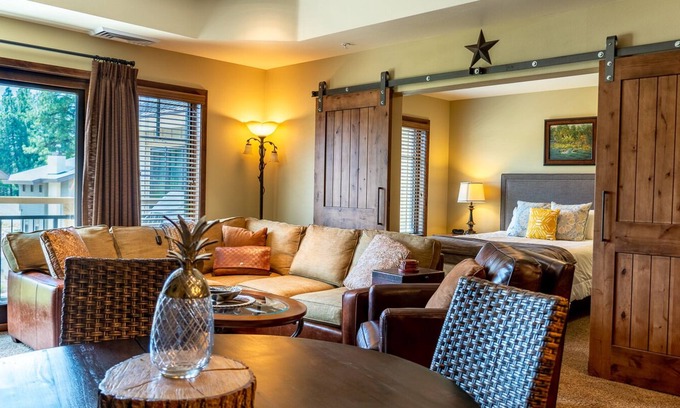 McCall Condo | Downtown McCall Condo with Spa and Pool - Rated 10/10!