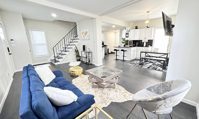 West Columbus House | Elegant Franklinton Retreat with Pool and Spa Near Downtown