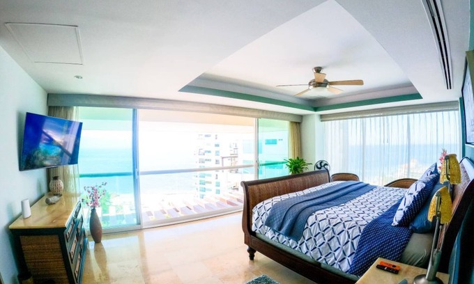 Puerto Vallarta Condo | Elegant Oceanfront Penthouse with Spa in Puerto Vallarta