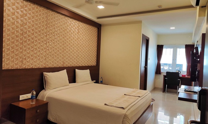 Chennai Hotel | A&M Rooms and Residences