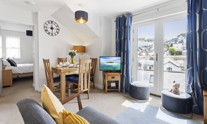 Brixham Apartment | Cozy Brixham Apartment Steps from the Harbourside - 9.8/10