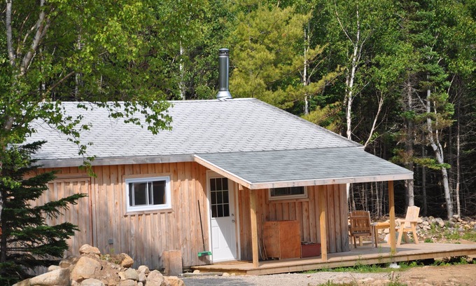 Birch Plain Cottage | Oceanfront Cottage with Amazing Views and Pet-Friendly Perks