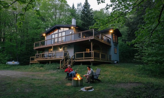 Windham House | A Modern Family Retreat