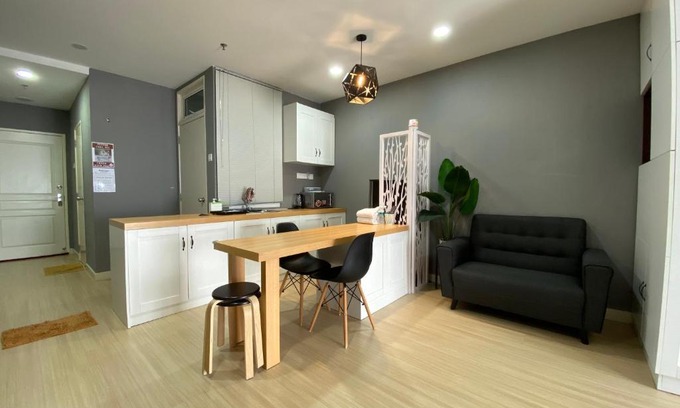 Kampar Apartment | Stylish Studio Retreat with Pool, Gym & High Ratings
