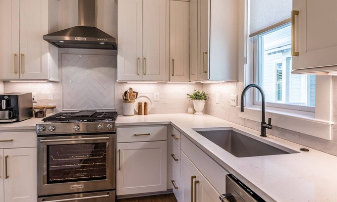 Habersham House | Tranquil Oceanfront Retreat - Guest Rated 10/10 in Habersham