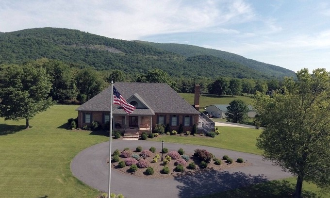 Greenwood House | Discover Afton: Premier Stay Near Wineries and Breweries
