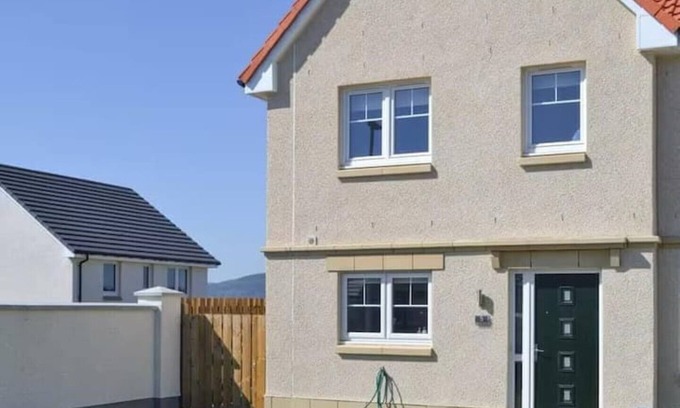 South Galson House | Conveniently Located New Build with Family and Pet Amenities