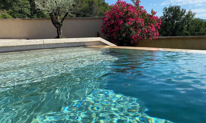 Saint-Marcellin-les-Vaison Cottage | Inviting Retreat at Mas de la Pinède with Private Pool