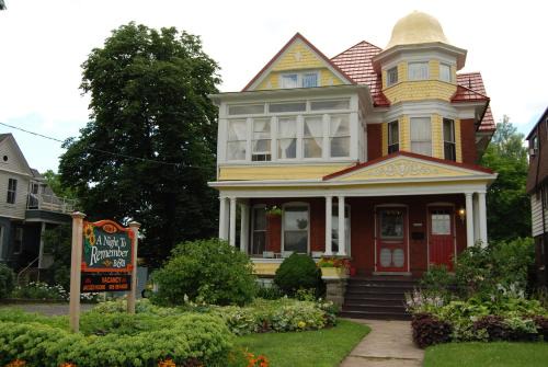 Niagara Falls Bed & Breakfast | Unforgettable Stay at A Night to Remember B & B with Hot Tub